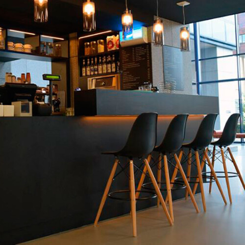 banqueta-eames-eiffel-cinza-base-de-madeira-lignum_03_CJL1BAQ003.jpg