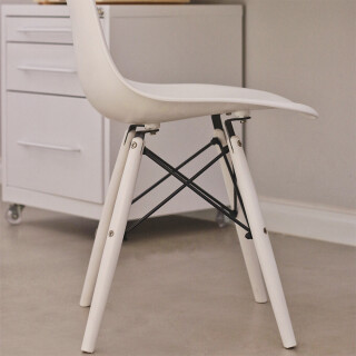 cadeira-eames-eiffel-em-polipropileno-com-base-dsw-injetado-branca-emporio-tiffany_02_CJETCAE075