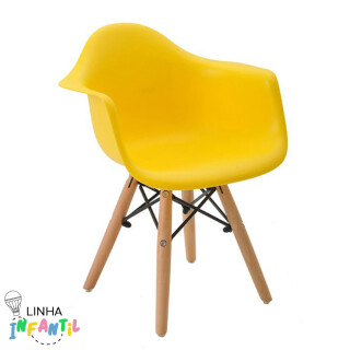 cadeira-eames-eiffel-infantil-amarela-com-braco-base-madeira-rivatti_05_CJRKCAE077
