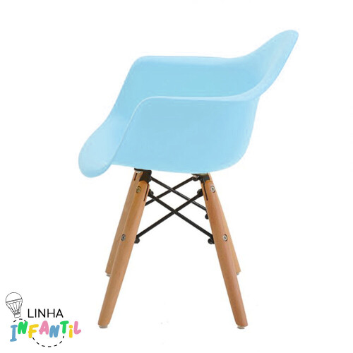 cadeira-eames-eiffel-infantil-azul-com-braco-e-base-de-madeira-rivatti_04_CJRKCAE083.jpg