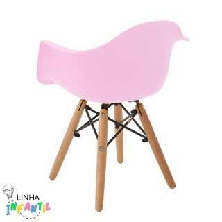 cadeira-eames-eiffel-infantil-rosa-com-braco-base-madeira-rivatti_02_CJRKCAE084