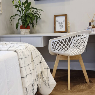 cadeira-web-com-braco-base-wood-branca-emporio-tiffany_02_CJETCAE060