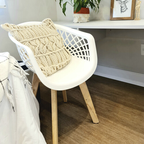 cadeira-web-com-braco-base-wood-branca-emporio-tiffany_03_CJETCAE060.jpg