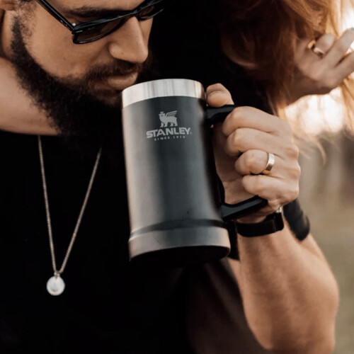 caneca-termica-709ml-black-8040-stanley_03_UTS8CAK001.jpg
