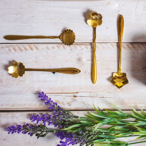 conjunto-4-colheres-de-cha-de-aco-inox-flores-dourado-28485-rojemac_02_PUOJTAL005.jpg