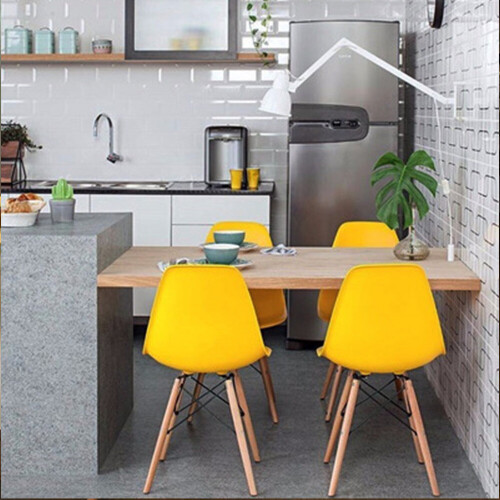 conjunto-com-4-cadeiras-eames-eiffel-amarela-base-em-madeira-emporio-tiffany_02_CJETCAE013.jpg