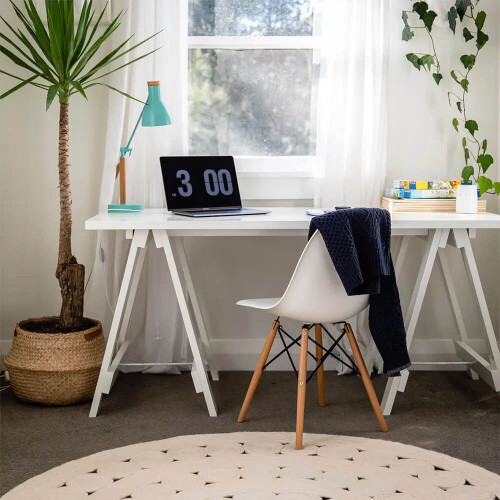 conjunto-com-4-cadeiras-eames-eiffel-branca-base-de-madeira-emporio-tiffany_03_CJETCAE106.jpg