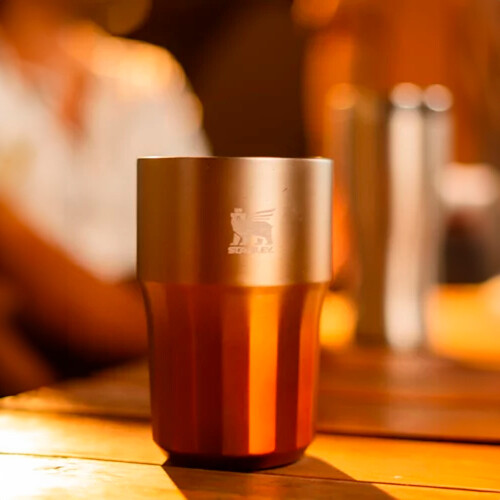 copo-beer-tumbler-happy-hour-amber-haze-384ml-stanley_03_UTS8COO032.jpg