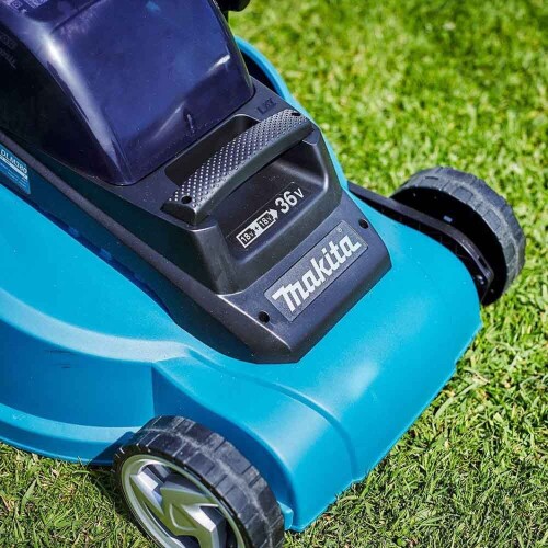 cortador-de-grama-a-bateria-com-2-baterias-18v-220v-dlm380pt2-makita_01_FEMZCGR002.jpg