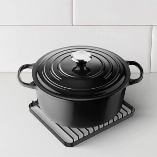 descanso-para-mesa-em-aco-preto-20cm-x-17-5cm-yoi_01_PUY9DIV082