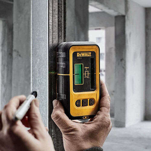 detector-laser-para-ambientes-internos-e-externos-dw0892-dewalt_01_FEDWLAS012.jpg