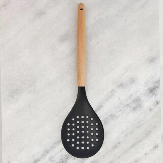 escumadeira-bambu-e-silicone-810900226-preto-yio_02_PUY9DIV040