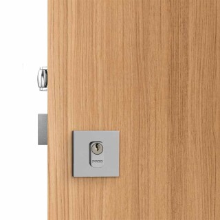 fechadura-para-porta-externa-interna-rq2-rolete-roseta-quadrada-zamac-cromado-acetinado-pado_02_FHDOEXT019