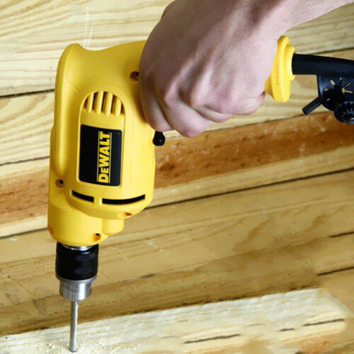 furadeira-com-velocidade-variavel-e-reversivel-3-8-pol-600w-110v-dwd014-br-dewalt_02_FEDWFUR055.jpg