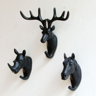 gancho-de-parede-cavalo-preto-em-resina-13743-mart_01_PUMEDCA306
