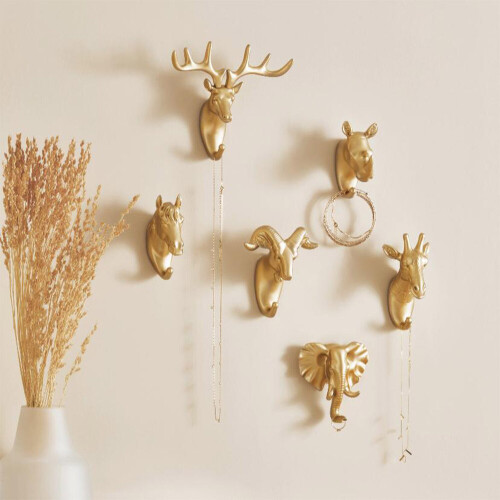 gancho-de-parede-girafa-dourado-em-resina-13750-mart_01_PUMEDCA313.jpg