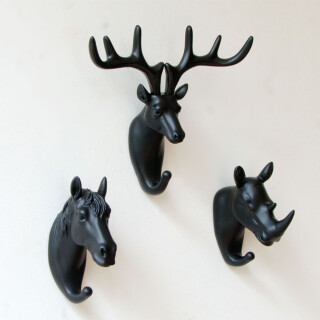 gancho-de-parede-rinoceronte-preto-em-resina-13751-mart_01_PUMEDCA314
