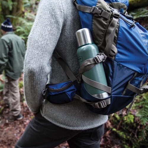 garrafa-termica-all-day-large-adventure-green-com-rolha-1-litro-stanley_03_UTS8GRF003.jpg