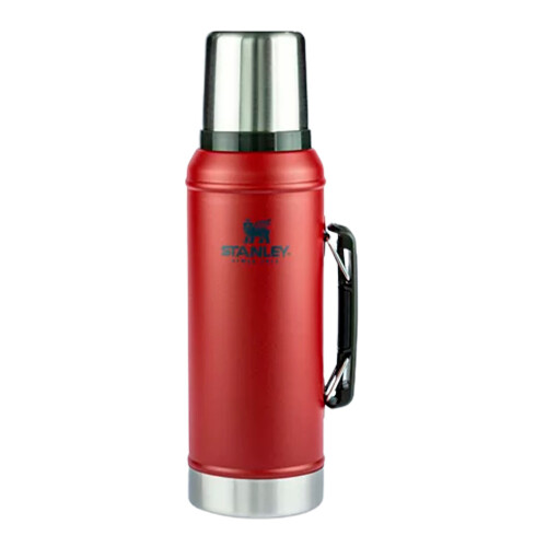 garrafa-termica-classic-matte-red-com-rolha-950ml-stanley_05_UTS8GRF009.jpg
