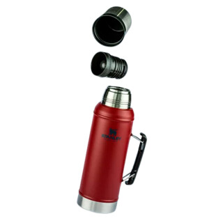 garrafa-termica-classic-matte-red-com-rolha-950ml-stanley_06_UTS8GRF009