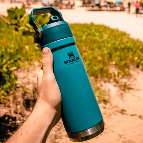 garrafa-termica-flip-straw-650ml-lagoon-stanley_02_UTS8GRF017.jpg