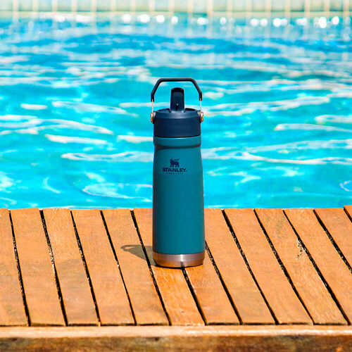 garrafa-termica-flip-straw-650ml-lagoon-stanley_04_UTS8GRF017.jpg