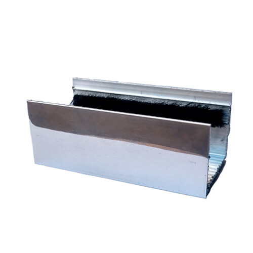 guia-para-porta-de-correr-235-polido-8x3cm-com-parafuso-140910-rodinato_01_FRVXACE016.jpg