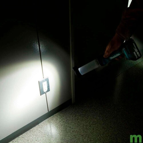 lanterna-led-dml807-18v-makita_02_FEMZLAN002.jpg