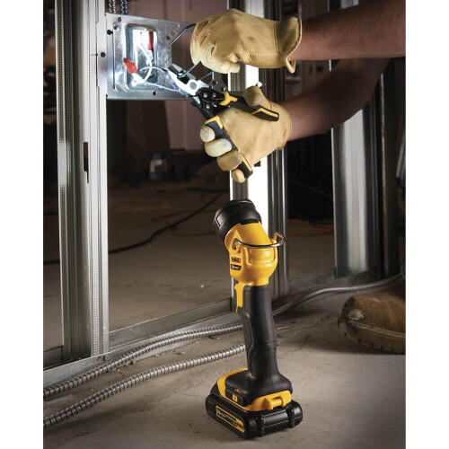 lanterna-led-profissional-dcl040-dewalt_01_FEDWLAN001.jpg