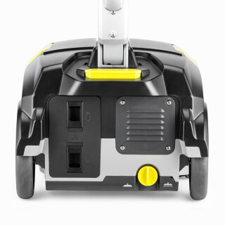 limpadora-de-piso-compacta-bd-30-4c-bivolt-karcher_05_FEKALAV028