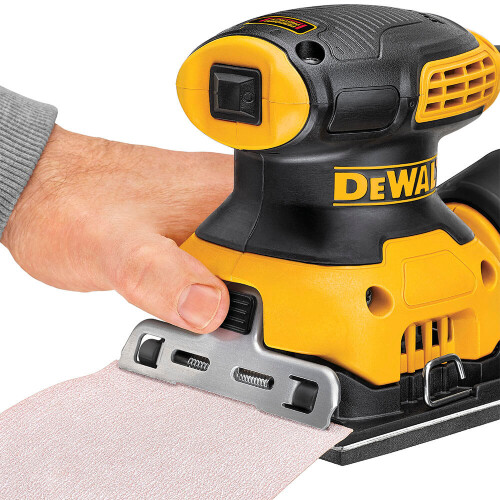lixadeira-orbital-1-4-pol-230w-110v-dwe6411-br-dewalt_06_FEDWLIX023.jpg