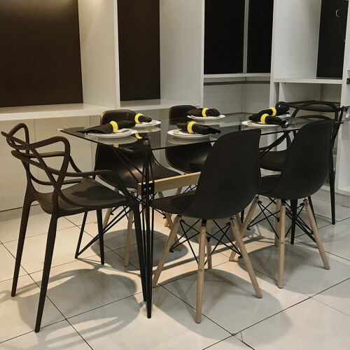 mesa-araca-com-tampo-de-vidro-m-com-base-preta-140x80cm-rivatti_04_CJRKMEA011.jpg