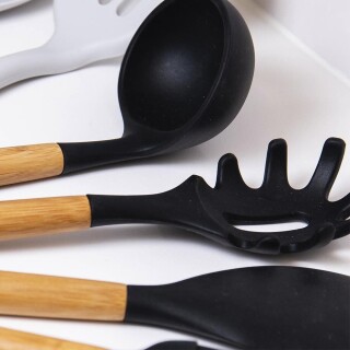 pegador-de-massa-de-bambu-com-silicone-preto-810900229-yoi_01_PUY9DIV046