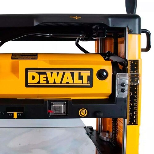 plaina-desengrossadeira-portatil-1800w-110v-dw733-b2-dewalt_01_FEDWPLA009.jpg