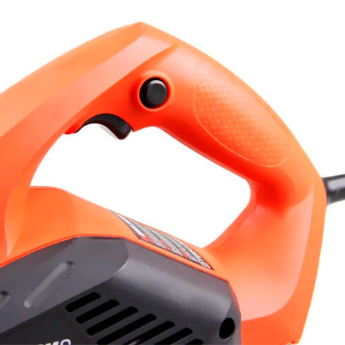 plaina-eletrica-3-1-4-pol-650w-110v-7698-br-black-decker_05_FEBDPLA001.jpg