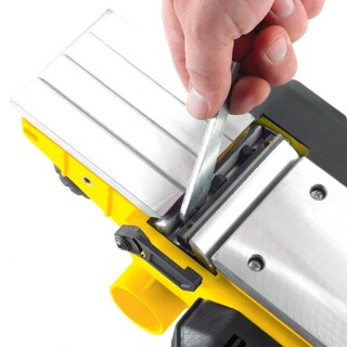 plaina-eletrica-750w-110v-stpp7502-stanley_03_FESYPLA001