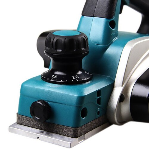 plaina-eletrica-82mm-620w-110v-kp0800-makita_02_FEMZPLA008.jpg