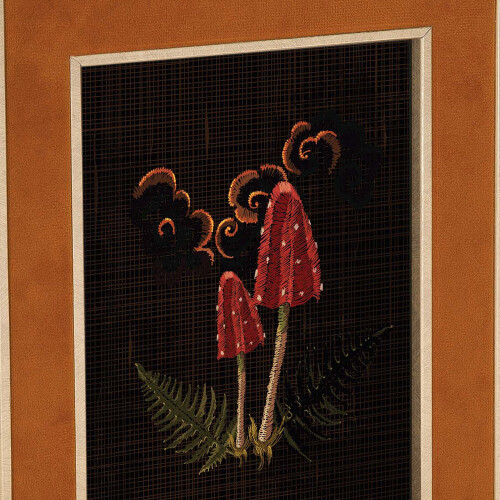 porta-retrato-marrom-em-veludo-20x25cm-14144-mart_01_PUMEDCA299.jpg