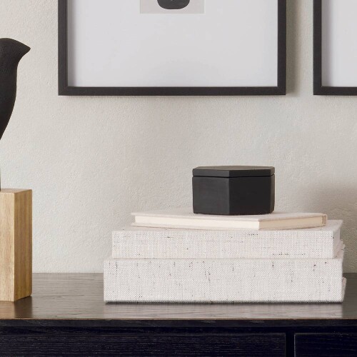 pote-decorativo-hexagonal-preto-em-cimento-12819-mart_04_PUMEDCA178.jpg
