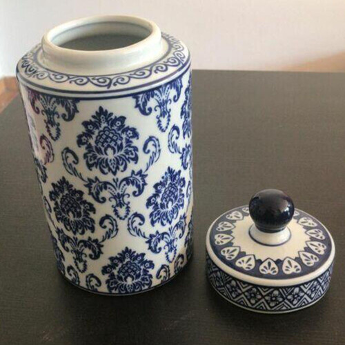 potiche-decorativo-em-procelana-azul-e-branco-61364-rojemac_01_PUOJDIV034.jpg