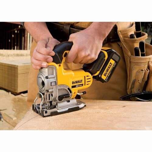 serra-tico-tico-20v-sem-bateria-dcs331-b3-dewalt_03_FEDWSER084.jpg