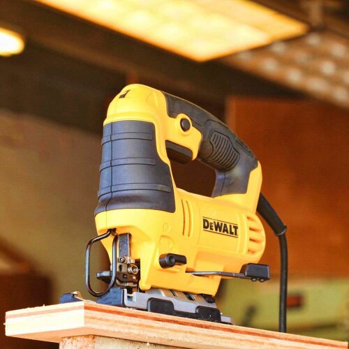 serra-tico-tico-com-acao-orbital-650w-110v-dwe300-br-dewalt_04_FEDWSER096.jpg