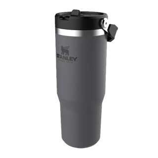 tumbler-termico-flip-straw-887ml-charcoal-stanley_03_UTS8GRF024