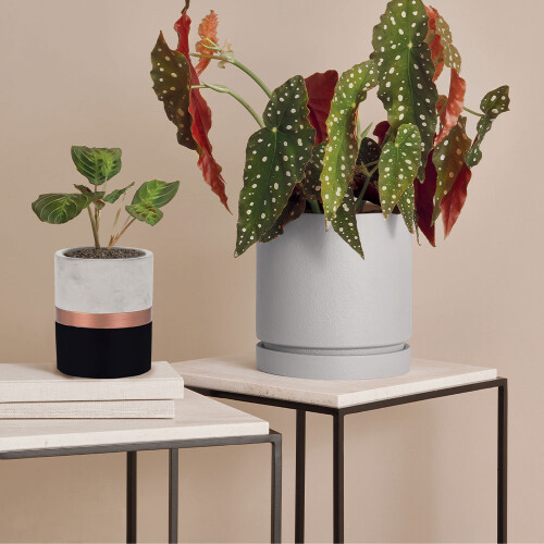 vaso-preto-e-cobre-em-cimento-7697-mart_01_PUMEVAO002.jpg