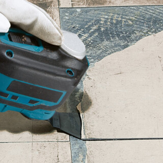 MULTIFERRAMENTA-A-BATERIA-DTM52Z-18V-BIVOLT-MAKITA--4-FEMZDIV024