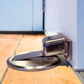 TRAVA-DE-PORTA-MAGNETICA-SLIM-ESCOVADA-COMFORTDOOR--6-FRC7ACE068