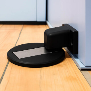 TRAVA-DE-PORTA-MAGNETICA-SLIM-PRETA-COMFORTDOOR--7-FRC7ACE069