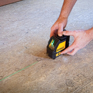 laser-de-linha-com-nivel-automatico-dw088cg-la-dewalt-05-FEDWLAS010