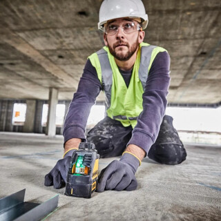 laser-de-linha-com-nivel-automatico-dw088cg-la-dewalt-08-FEDWLAS010