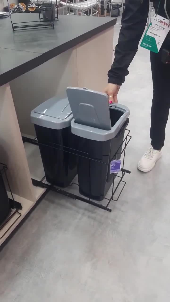 Lixeira-Deslizante-Slim-Cromado-2716-Schmitt-FRSMARA360-07.mp4